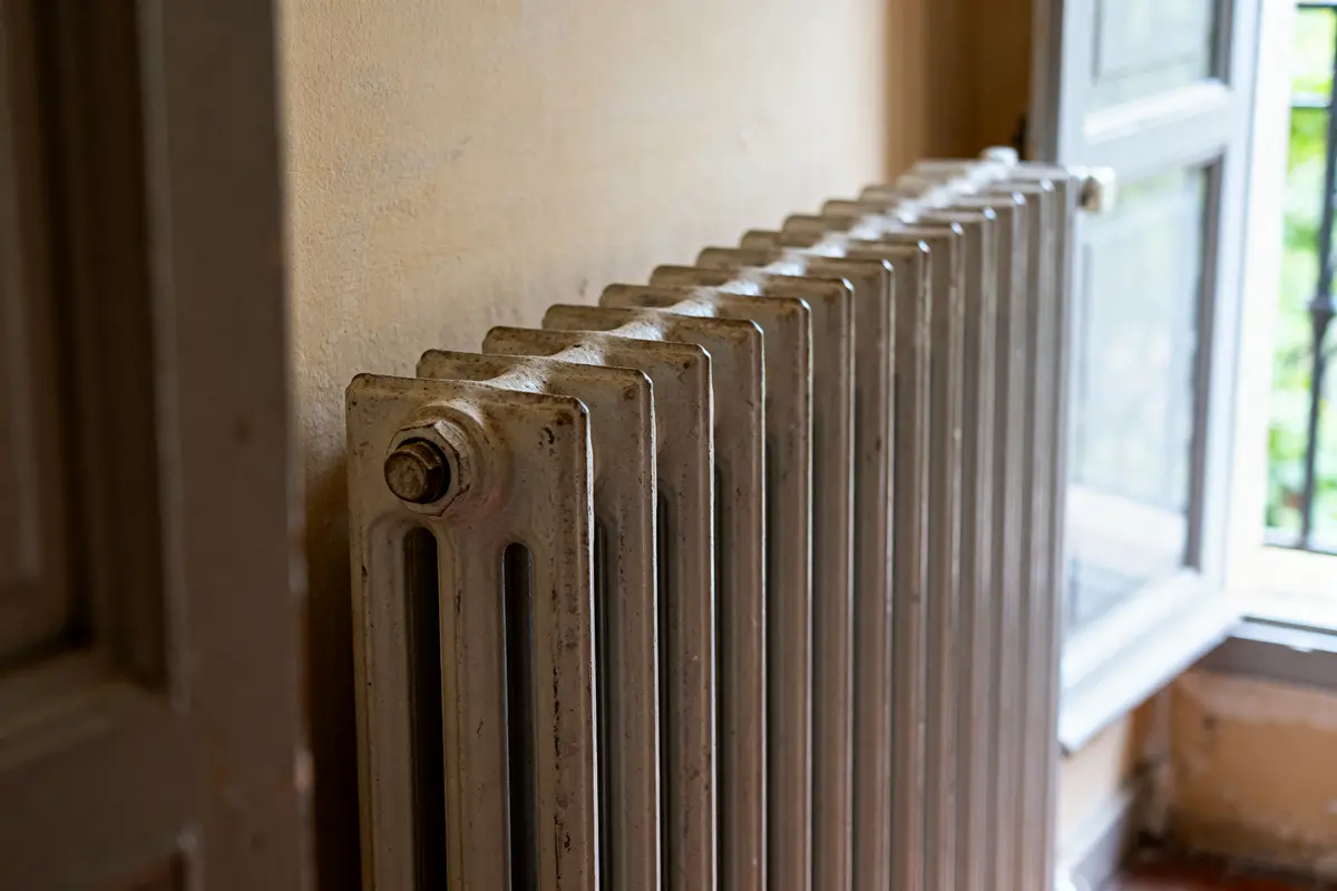 Radiateur à inertie fluide ou sèche : Lequel choisir ?
