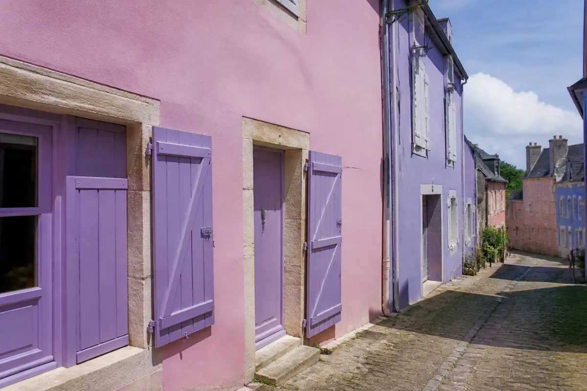 Mélange bleu et rose : Quelle couleur obtenir et comment l’associer ?