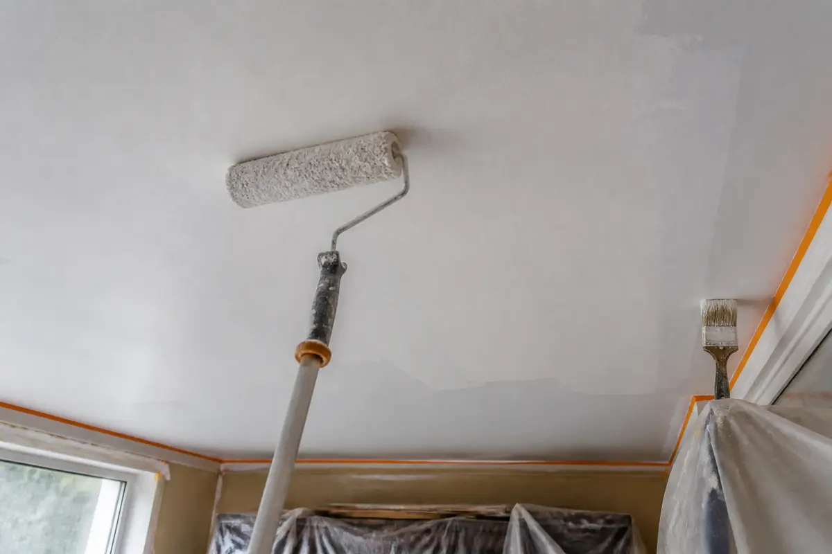 Peinture plafond sans trace : astuces et méthode efficace